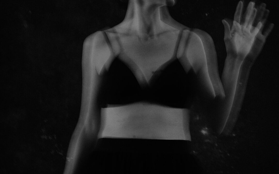 A meztelenség is eltakar (23.06.20.)